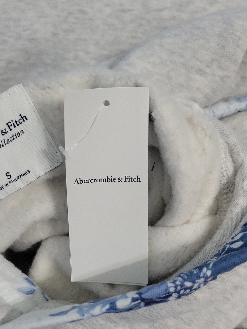 NWT Abercrombie & Fitch Nantucket Crabbers Hoodie - Small - Picture 9 of 10